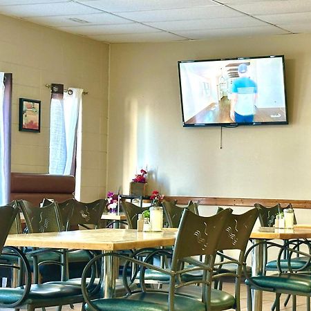 Lacombe Motor Inn Екстериор снимка