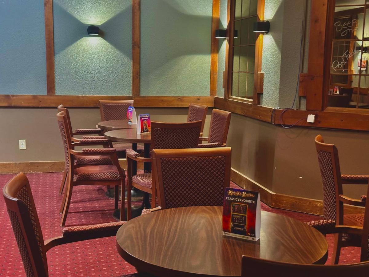 Lacombe Motor Inn Екстериор снимка