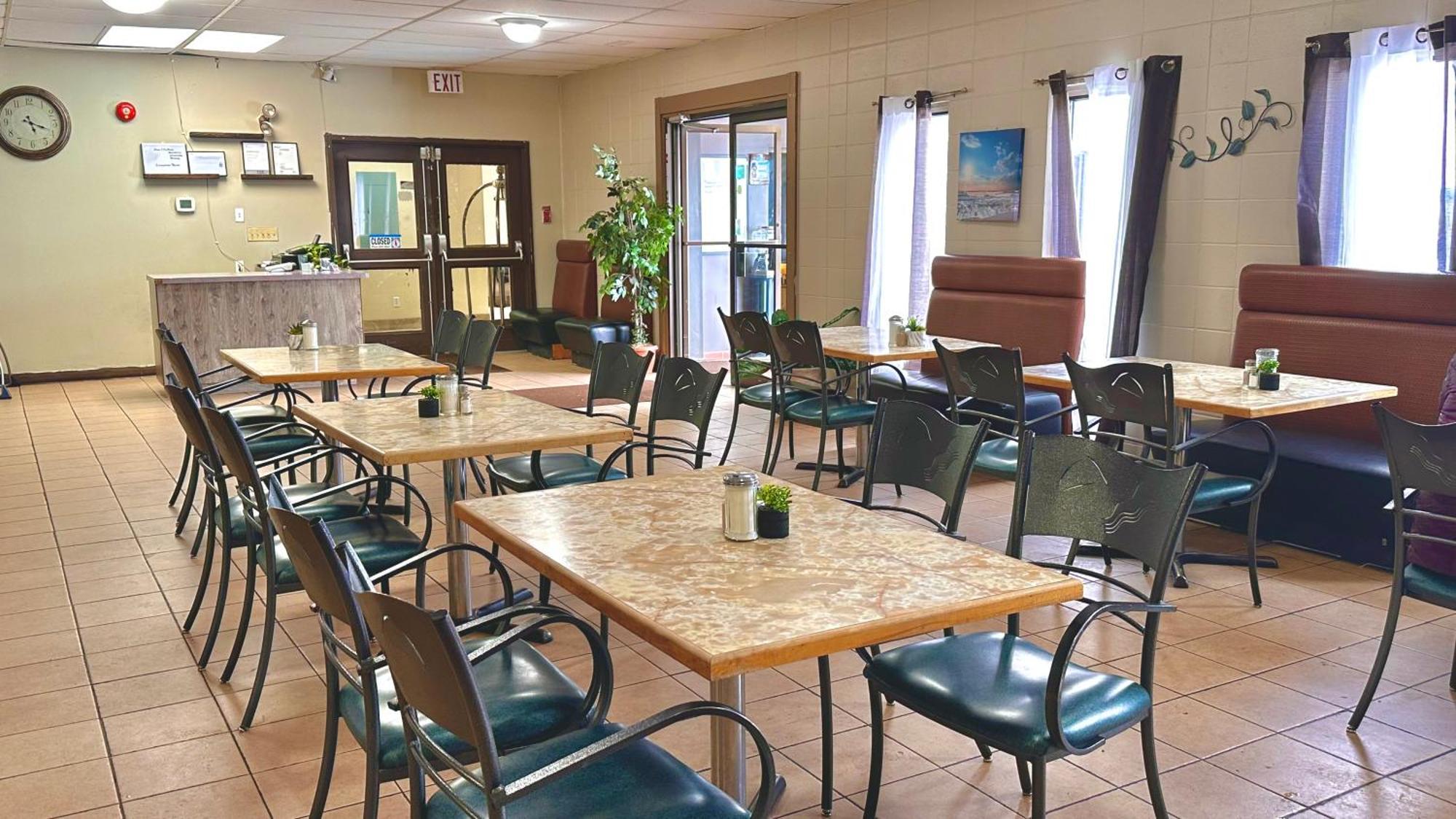 Lacombe Motor Inn Екстериор снимка
