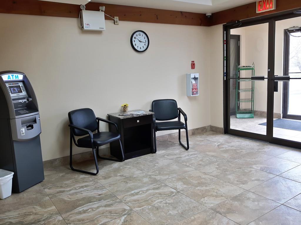 Lacombe Motor Inn Екстериор снимка