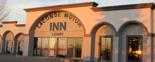 Lacombe Motor Inn Екстериор снимка